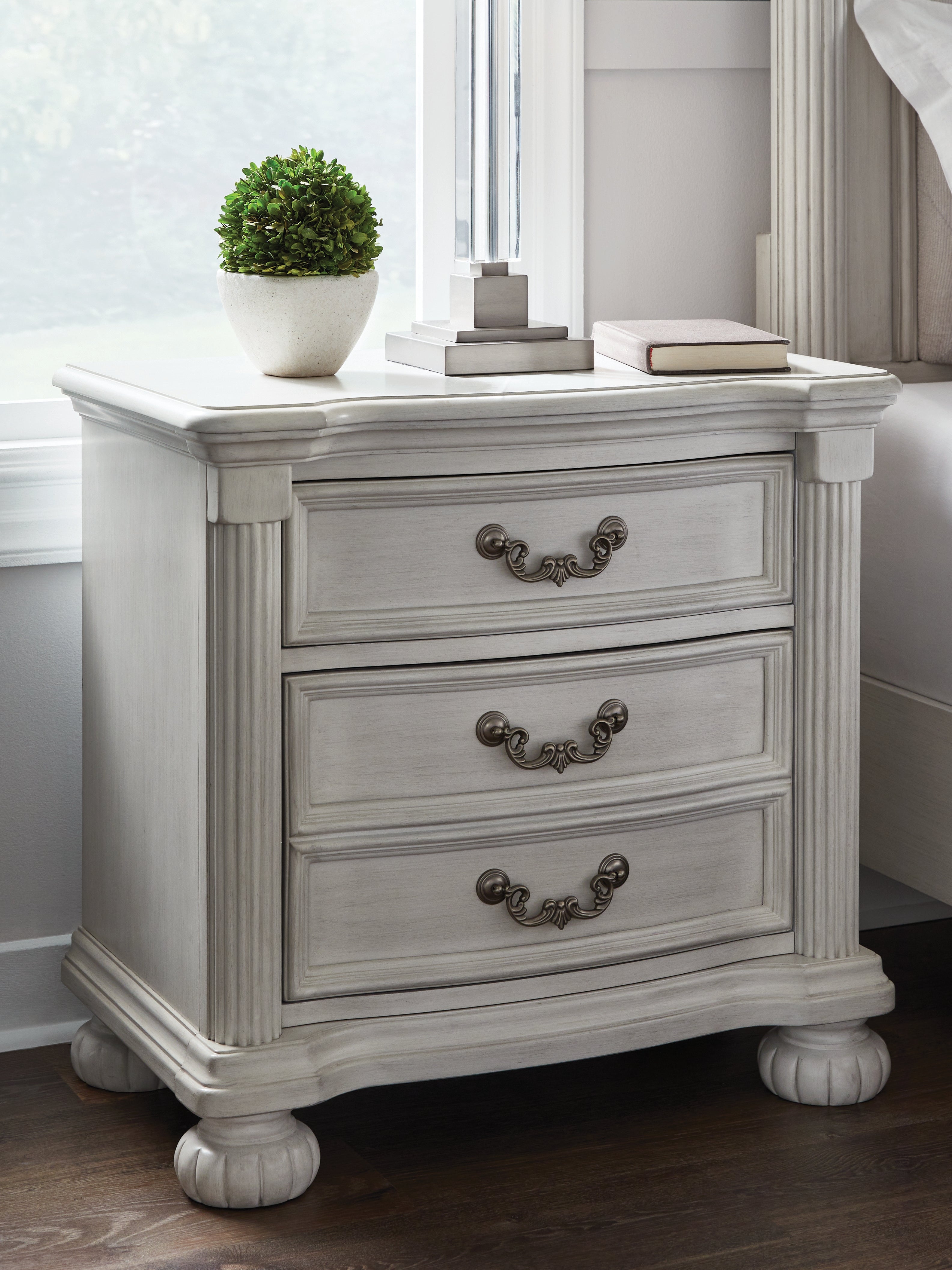 Furniture City Laplace - Ashley Furniture - Montelaine Bedroom - Three Drawer Night Stand - B795-93