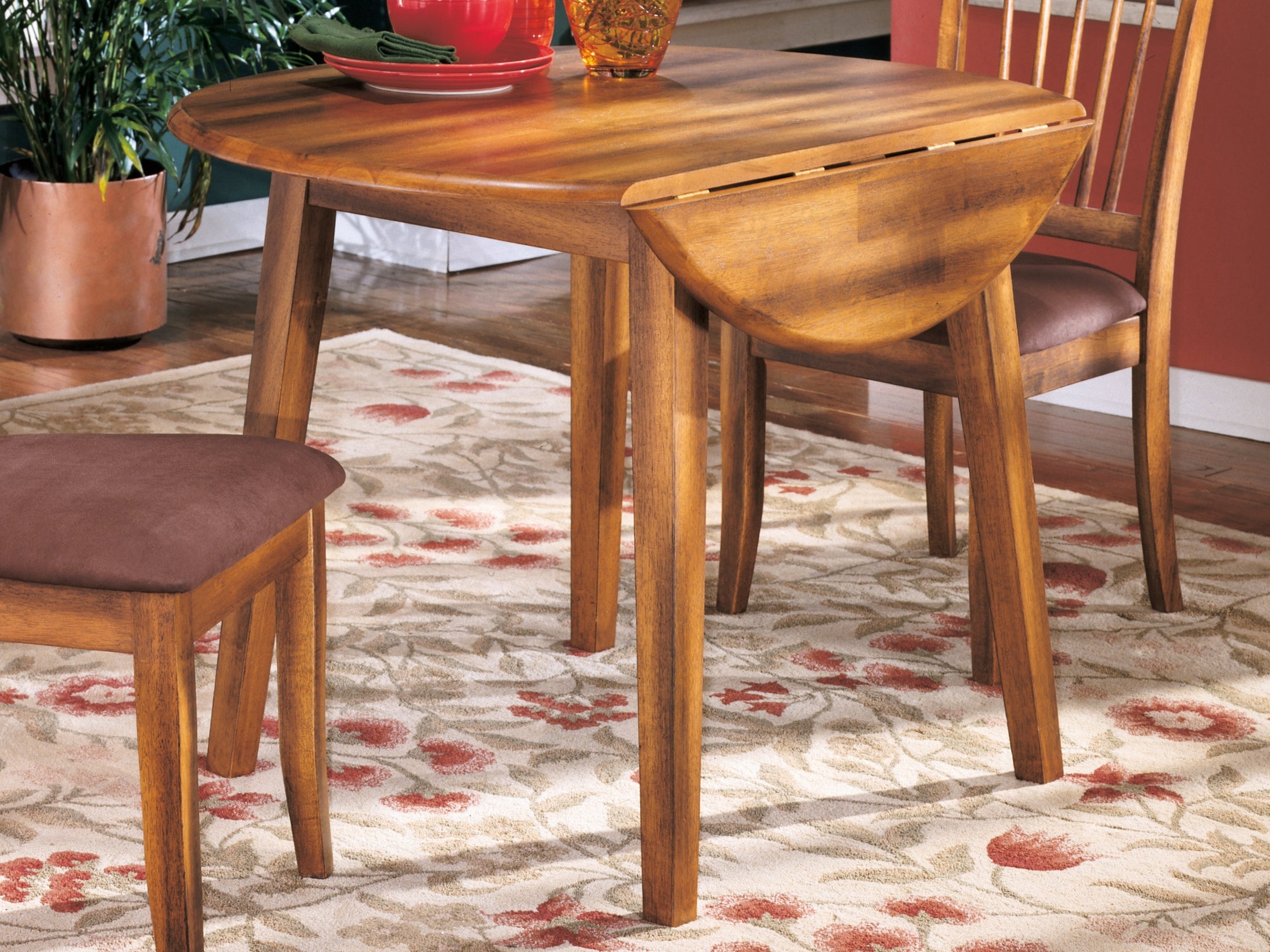 Furniture City Laplace - Ashley Furniture - Berringer Dining Room - Round DRM Drop Leaf Table / Rustic Brown - D199-15
