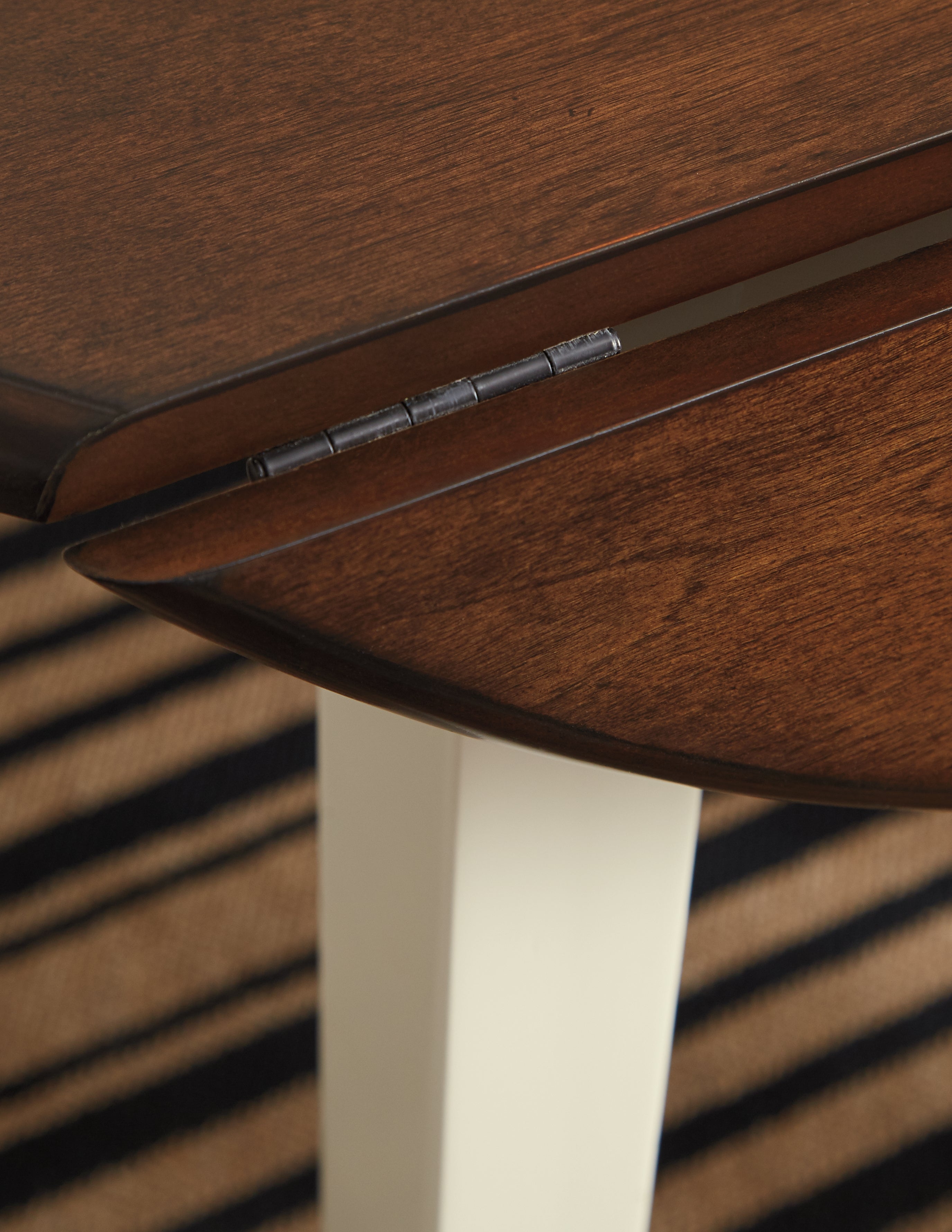 Furniture City Laplace - Ashley Furniture - Woodanville Dining Room - Round DRM Drop Leaf Table - D335-15