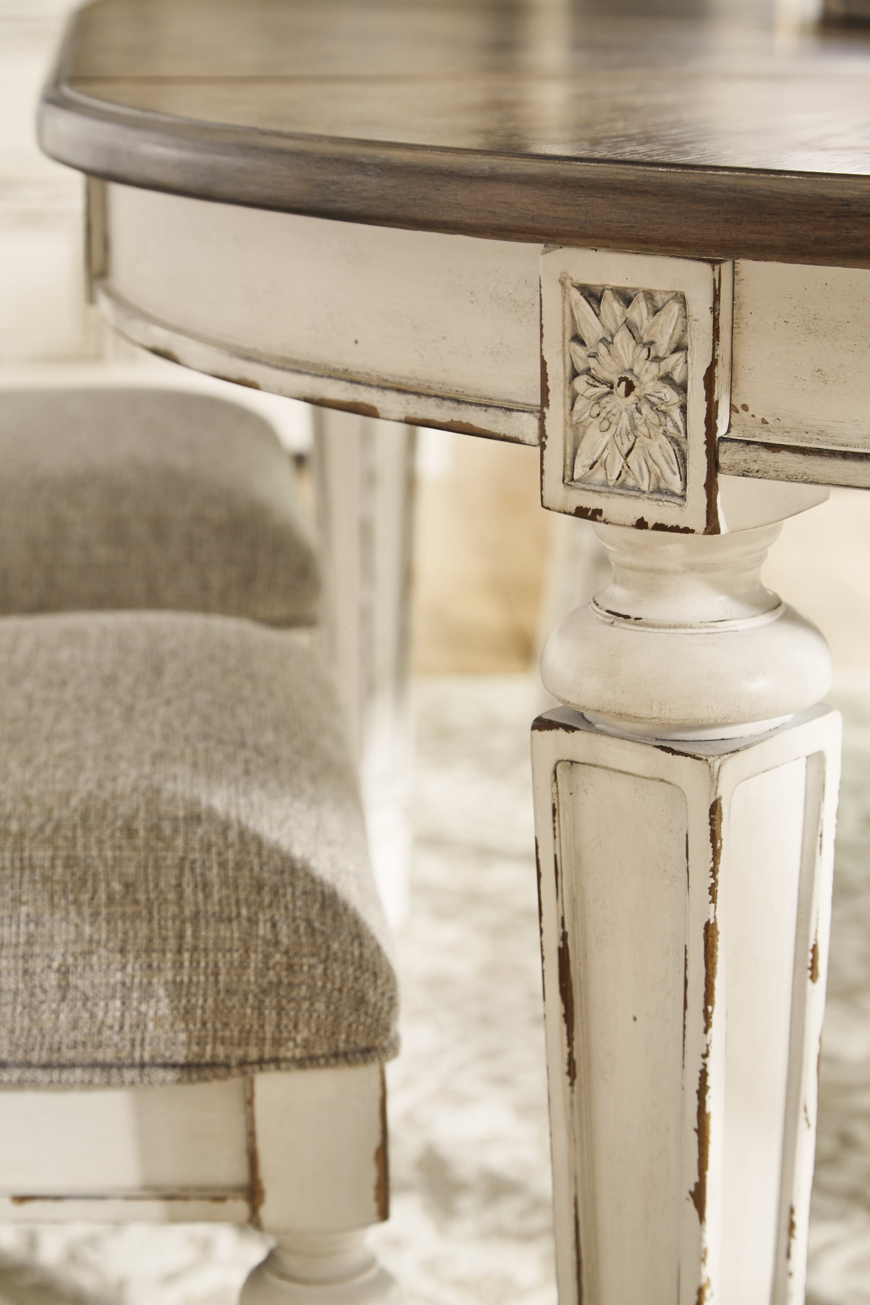 Furniture City Laplace - Ashley Furniture - Realyn Dining Room - Oval Dining Room EXT Table / Chipped White - D743-35