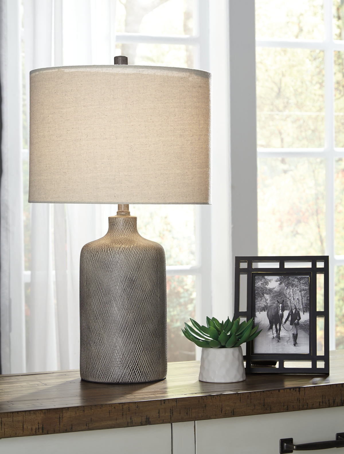 Furniture City Laplace - Ashley Furniture - Linus Lighting - Ceramic Table Lamp (1/CN) / Antique Black - L117964