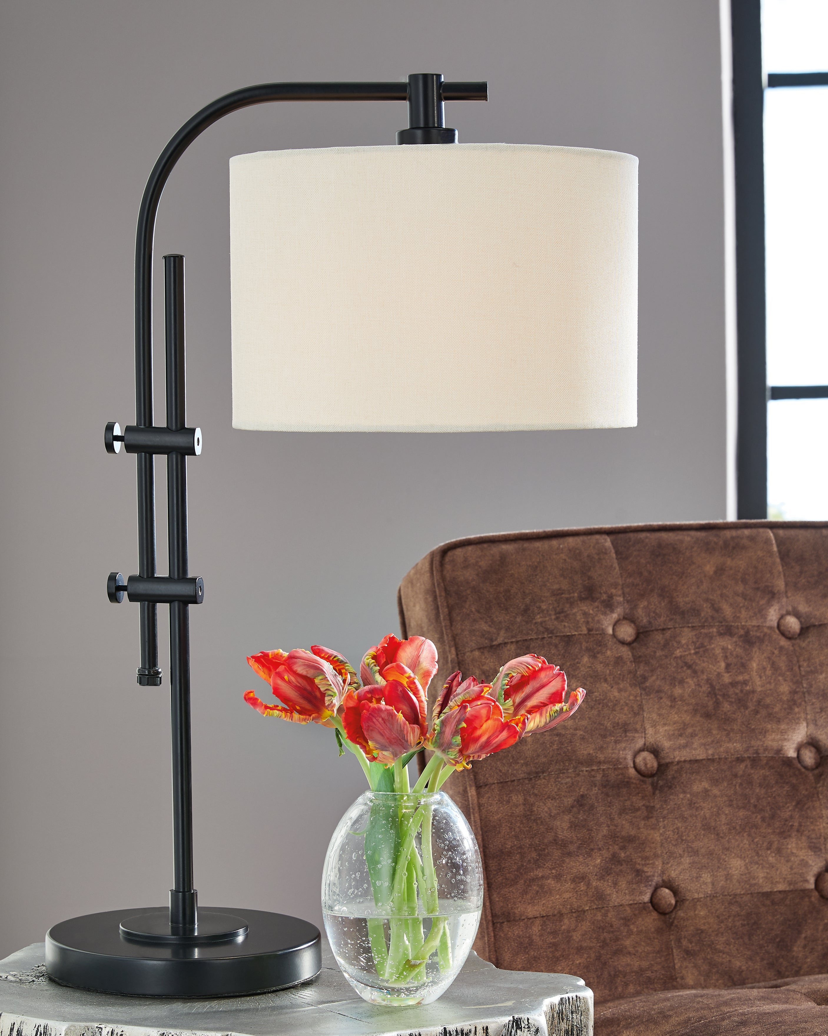 Furniture City Laplace - Ashley Furniture - Baronvale Lighting - Metal Floor Lamp (1/CN) / Black - L206041