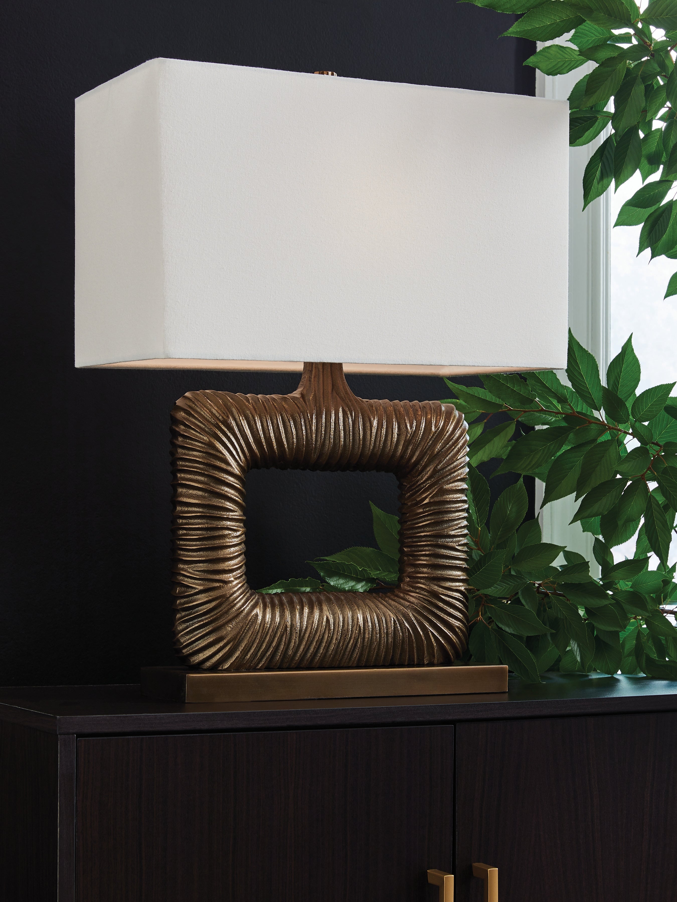 Furniture City Laplace - Ashley Furniture - Garronby Table Lamp - Metal Table Lamp (1/CN) - L207604