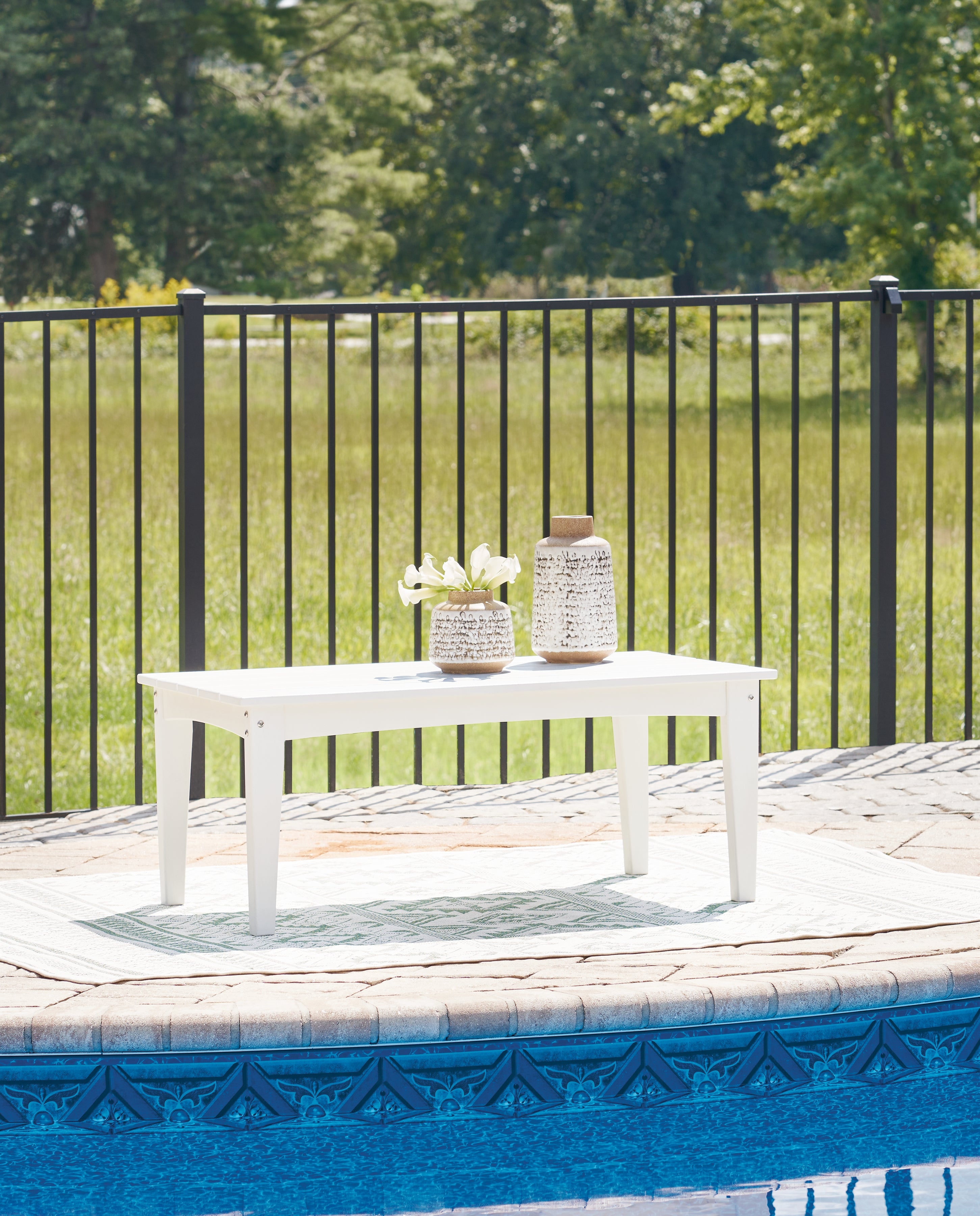 Furniture City Laplace - Ashley Furniture - Hyland Wave Outdoor Coffee Table - Rectangular Cocktail Table / White - P111-701