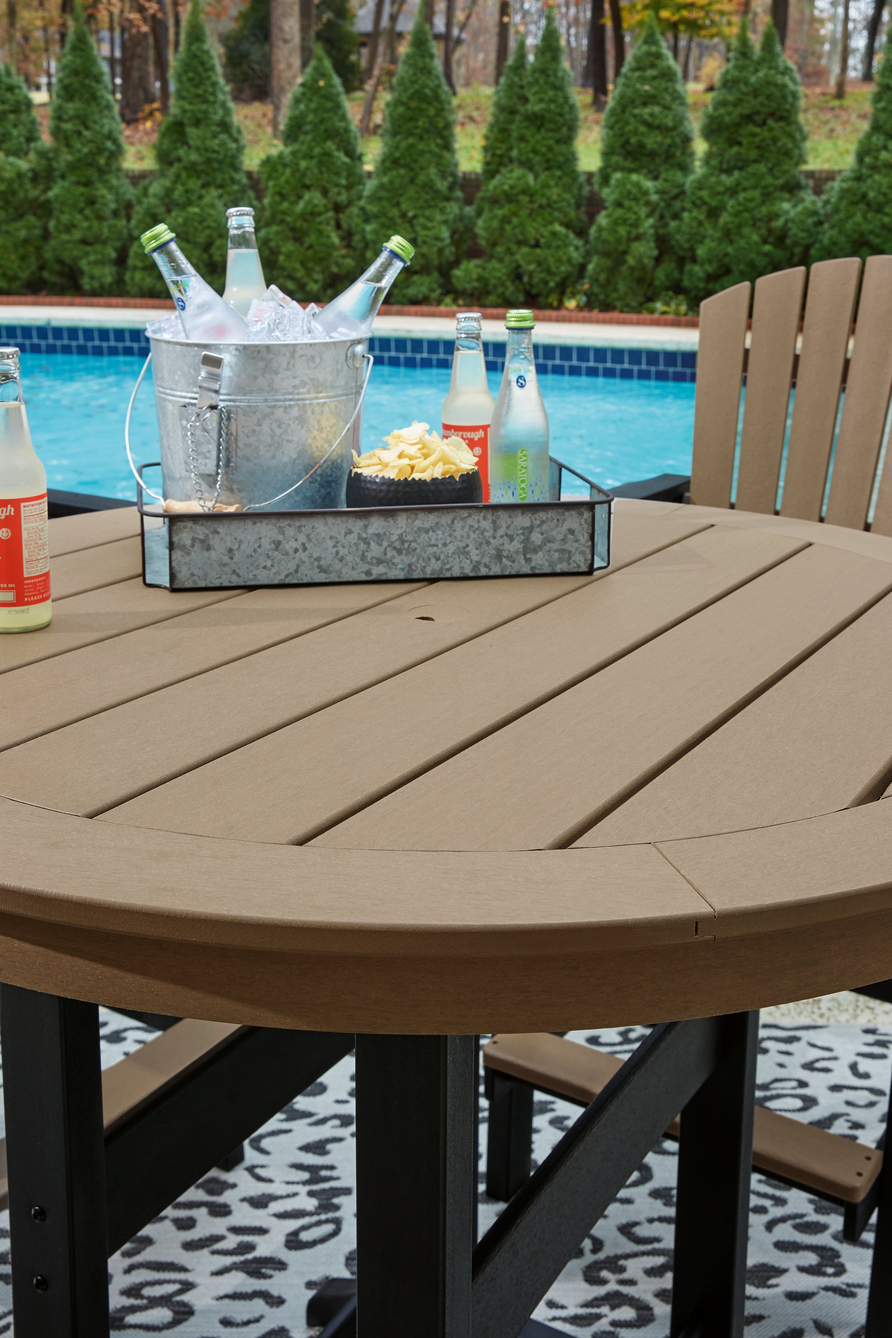 Furniture City Laplace - Ashley Furniture - Fairen Trail Outdoor - Round Bar Table w/UMB OPT / Black/Driftwood - P211-613