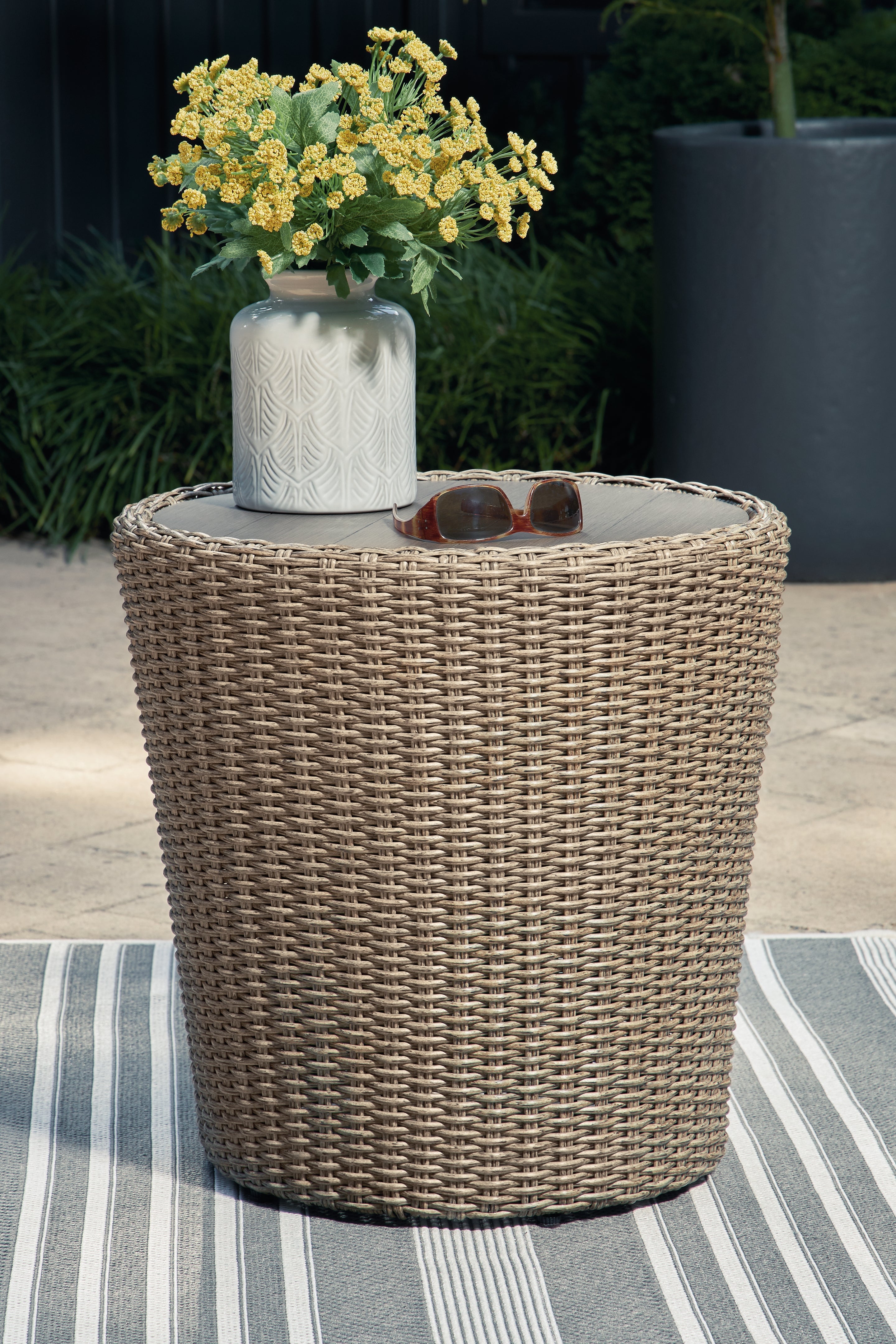 Furniture City Laplace - Ashley Furniture - Danson Outdoor - Round End Table / Beige - P505-706
