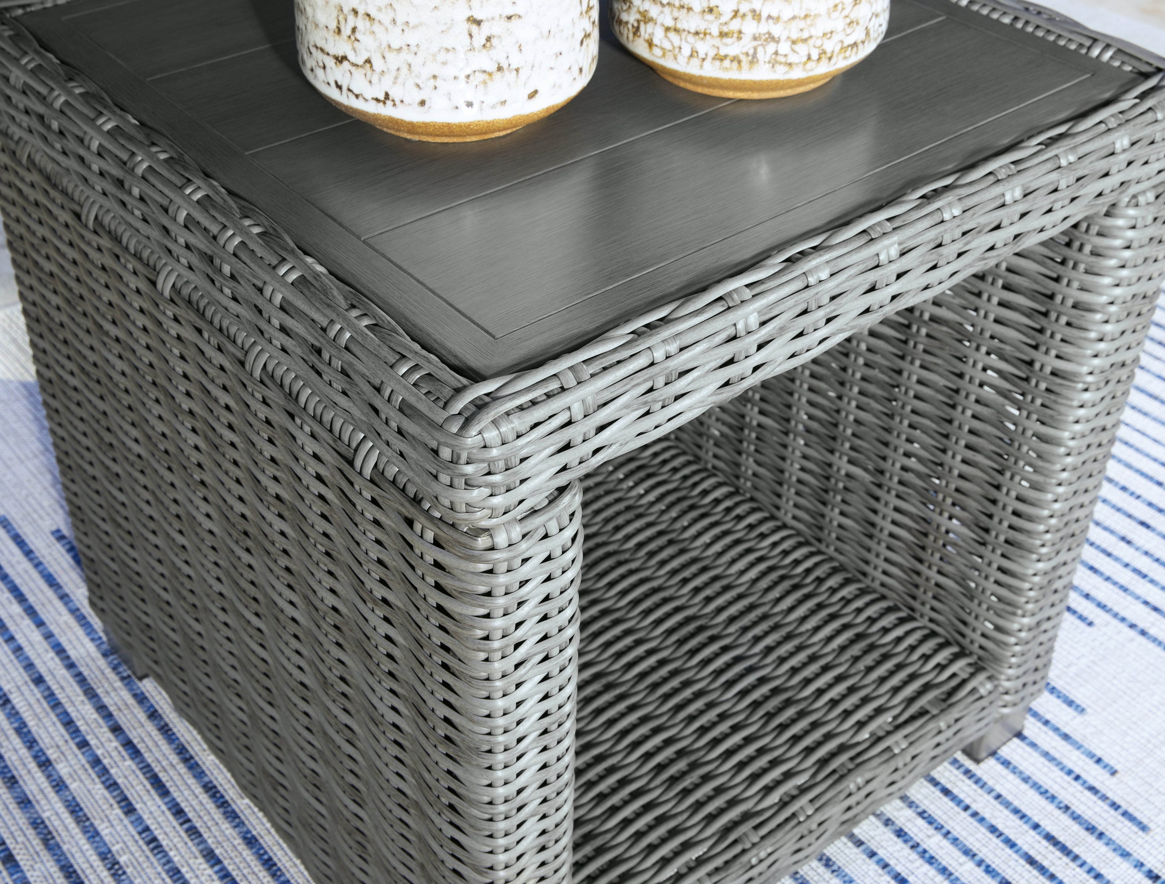 Furniture City Laplace - Ashley Furniture - Elite Park Outdoor - Square End Table / Gray - P518-702