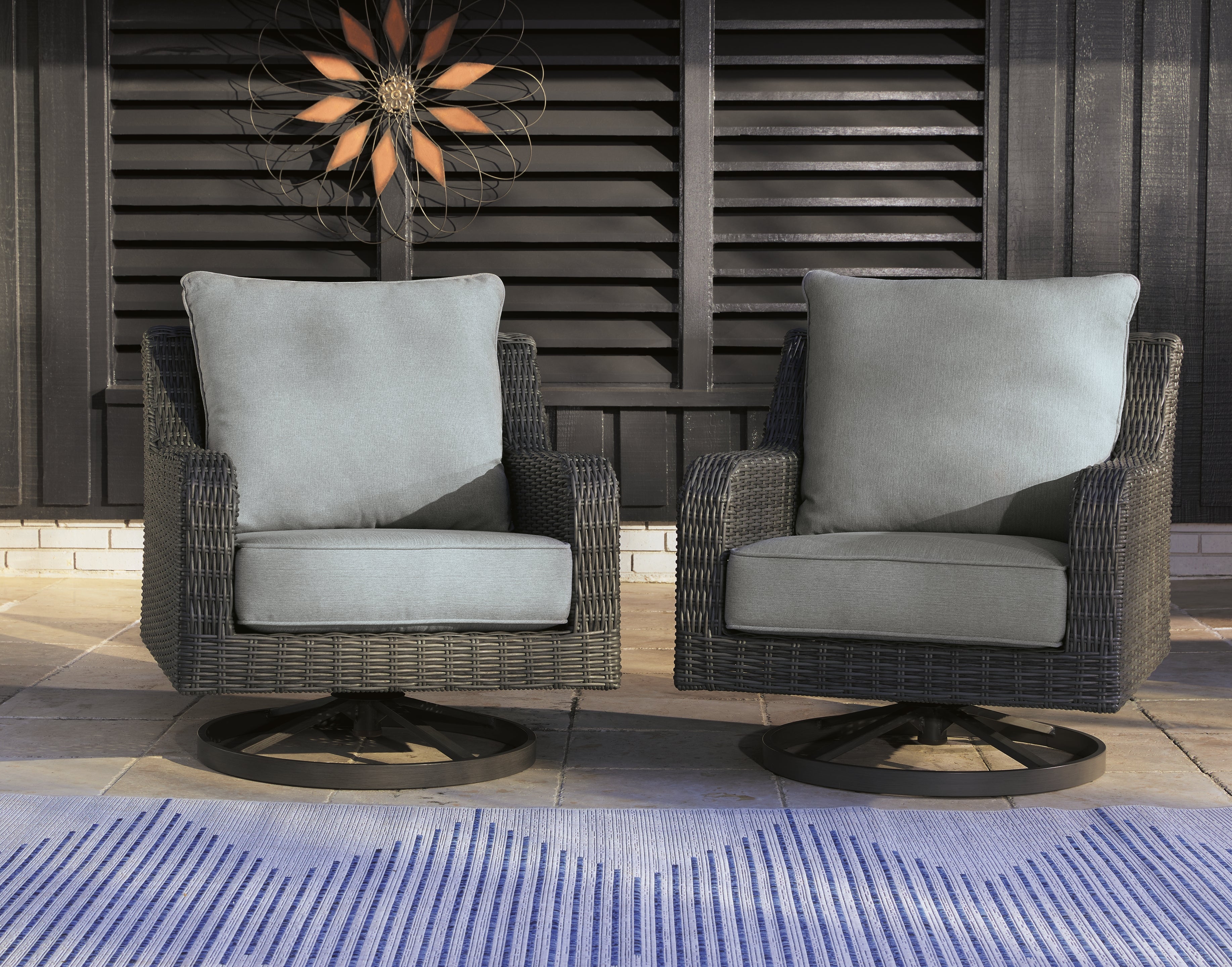 Furniture City Laplace - Ashley Furniture - Elite Park Outdoor - Swivel Lounge w/ Cushion / Gray - P518-821