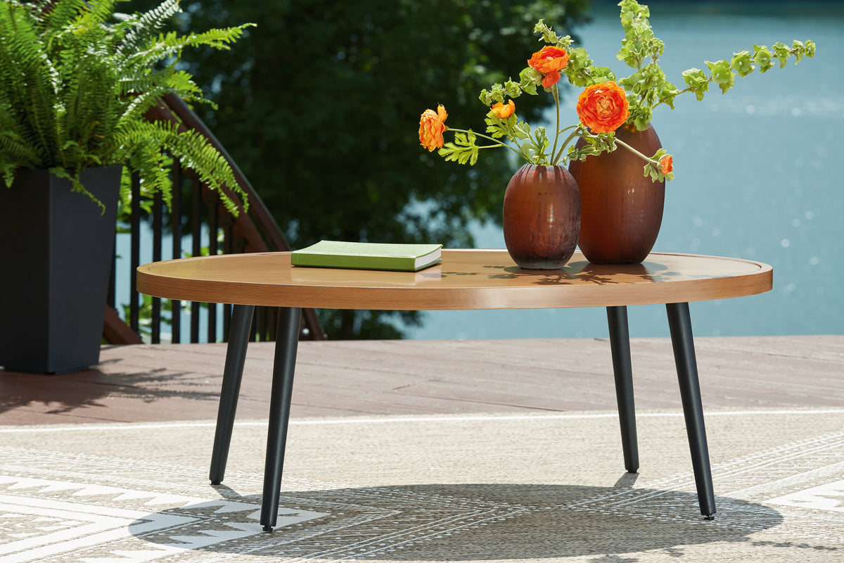 Furniture City Laplace - Ashley Furniture - Horizon Hall Outdoor Coffee Table - Cocktail Table - P572-701