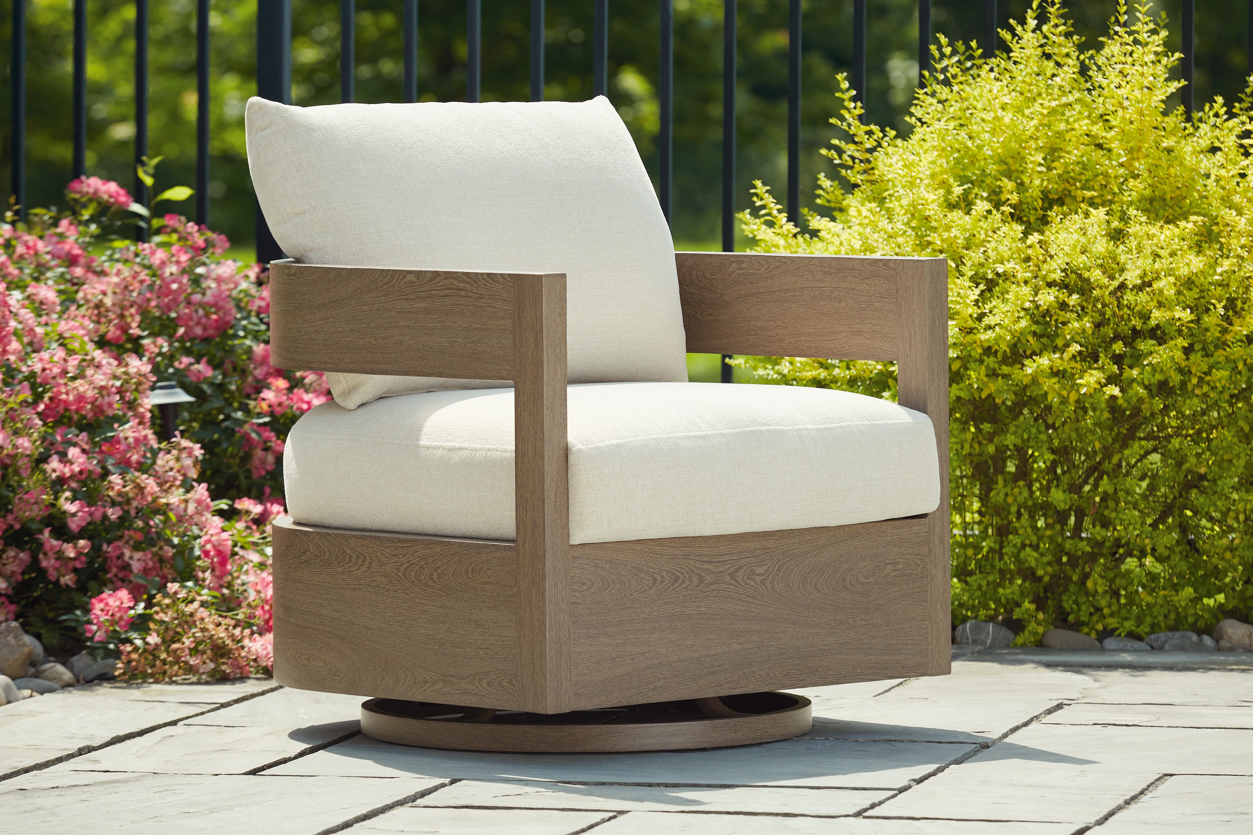 Furniture City Laplace - Ashley Furniture - Serene Bay Outdoor - Swivel Glider Chair w/Cushion - P671-821