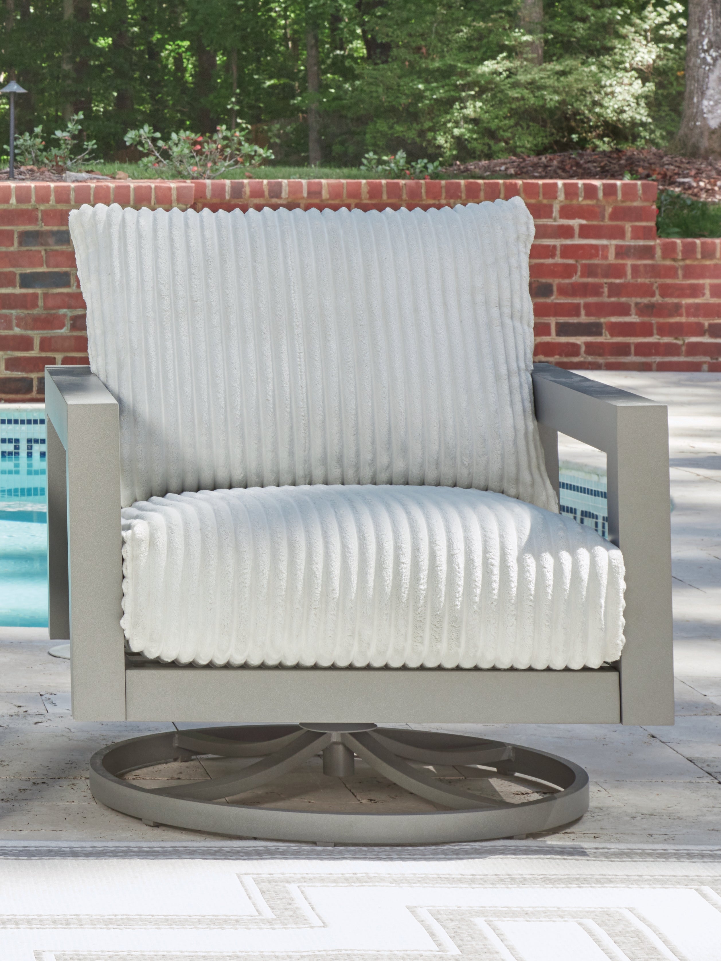 Furniture City Laplace - Ashley Furniture - Hurley Park Outdoor - Swivel Chair w/Cushion - PCP695-821
