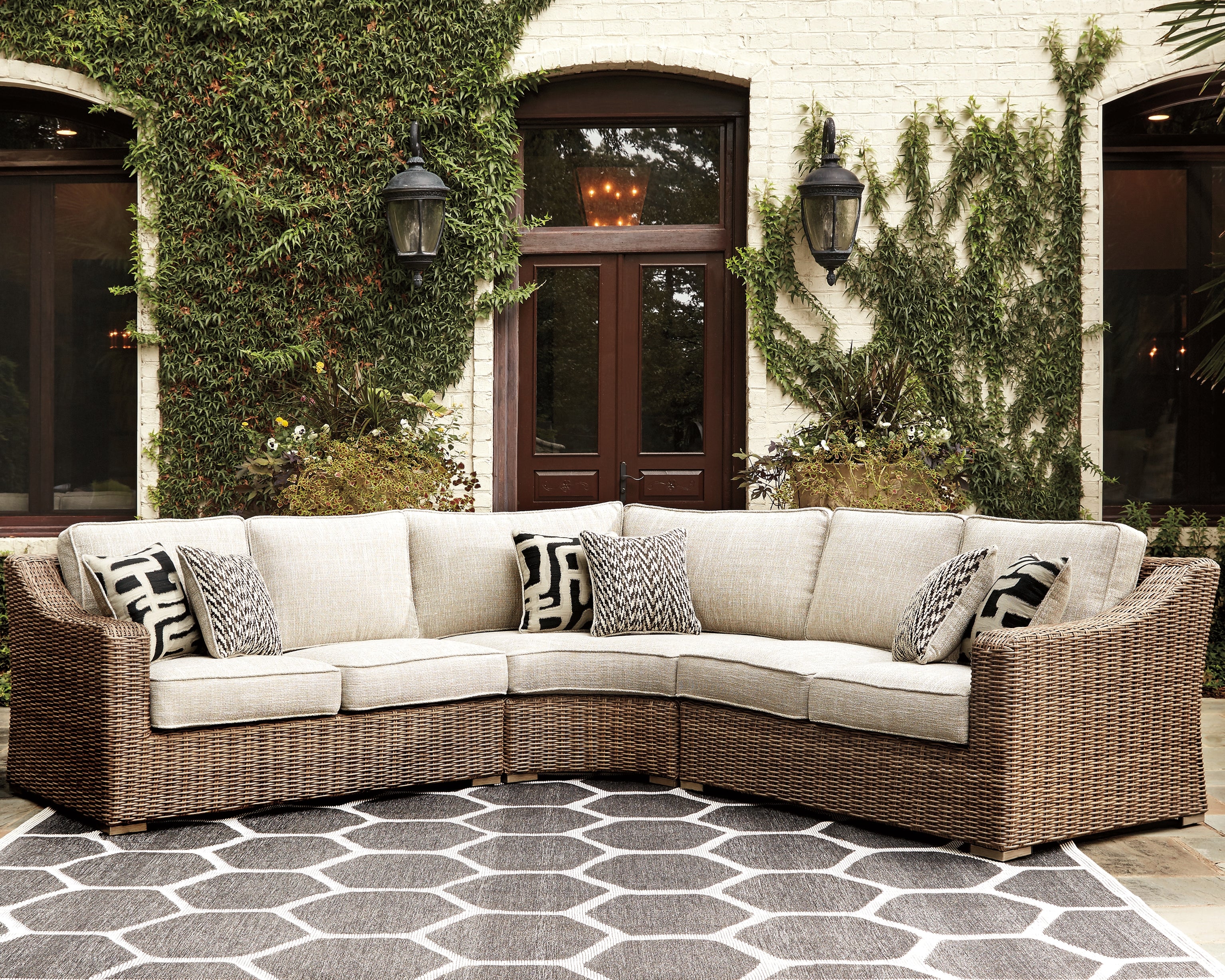 Furniture City Laplace - Ashley Furniture - Beachcroft Outdoor - Sofa with Cushion / Beige - P791-838