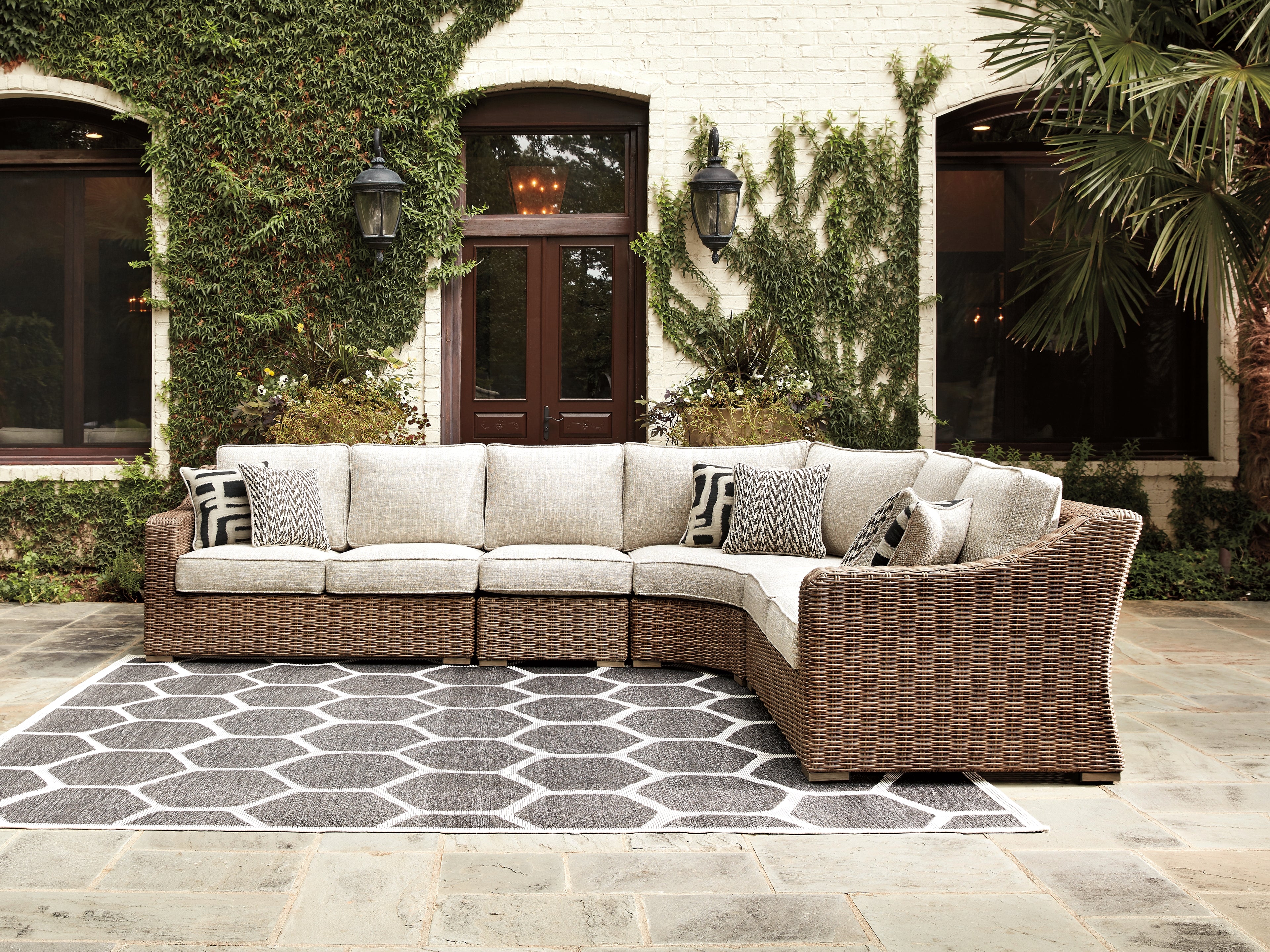 Furniture City Laplace - Ashley Furniture - Beachcroft Outdoor - 4-Piece Outdoor Seating Set - P791P7
