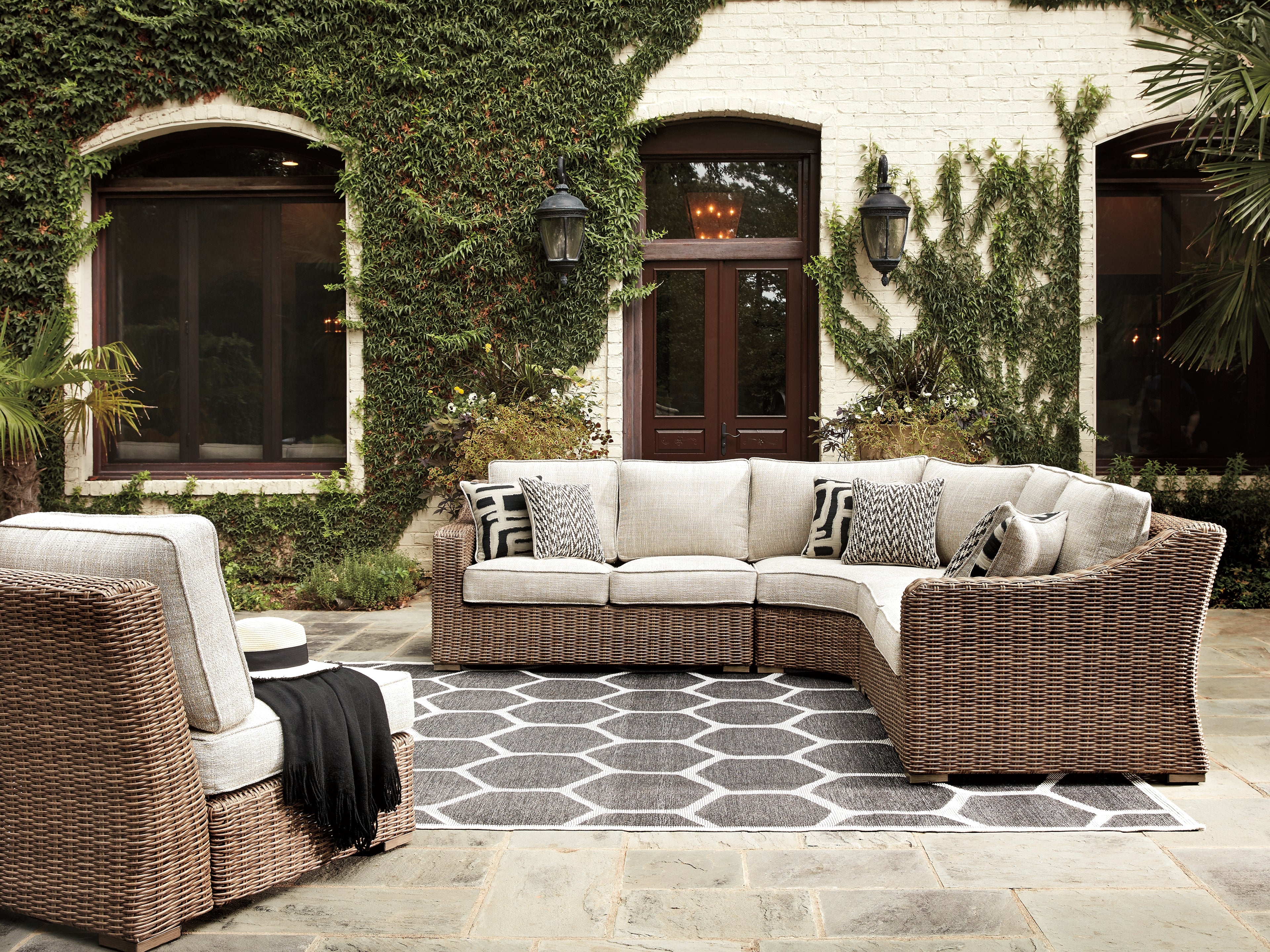 Furniture City Laplace - Ashley Furniture - Beachcroft Outdoor - Sofa with Cushion / Beige - P791-838
