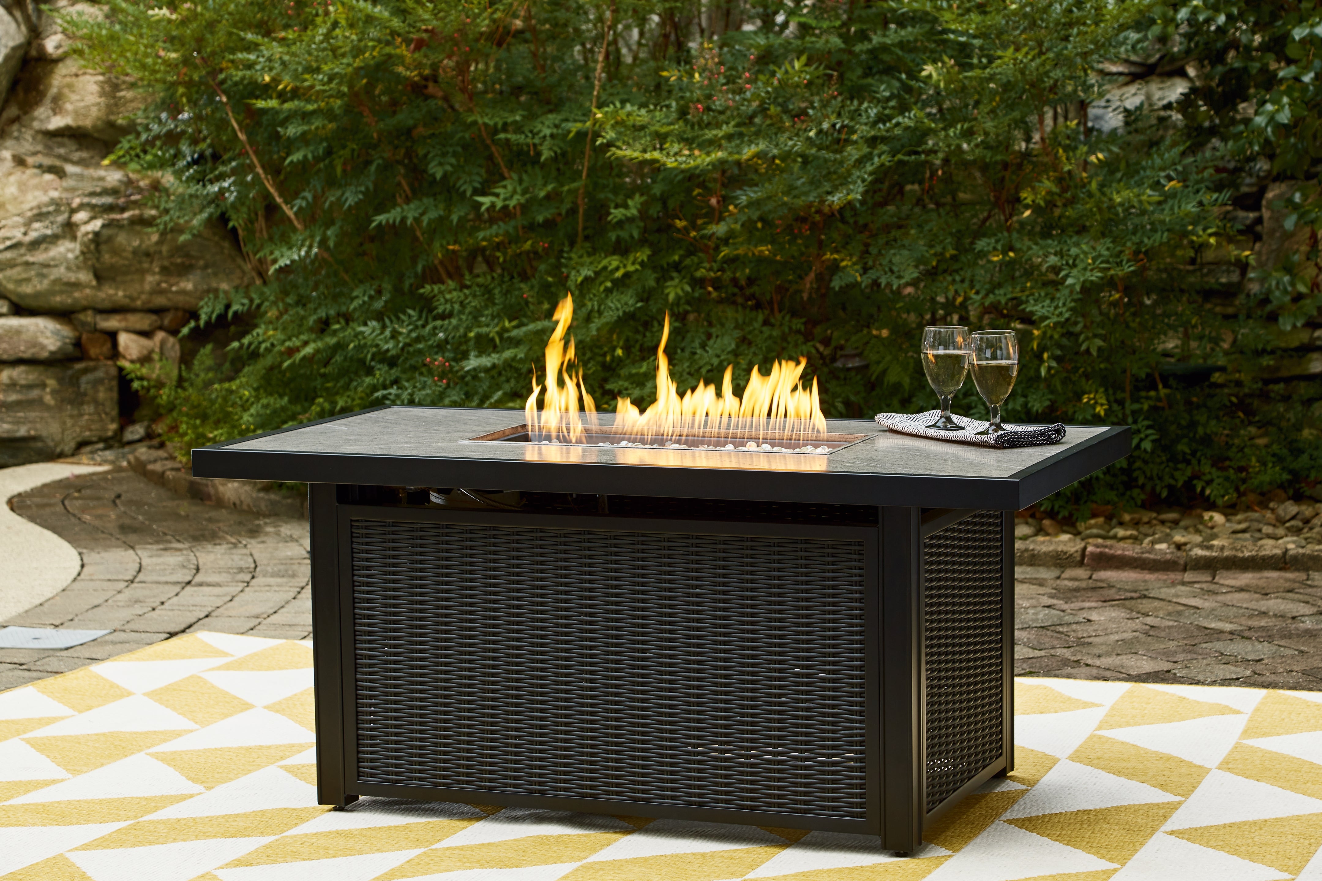 Furniture City Laplace - Ashley Furniture - Beachcroft Outdoor Fire Pit Table - Rectangular Fire Pit Table / Black/Light Gray - P792-773