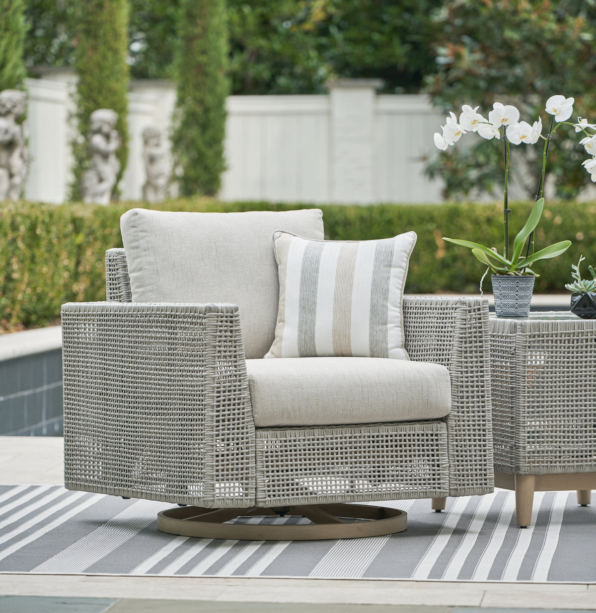 Furniture City Laplace - Ashley Furniture - Seton Creek Outdoor - Swivel Lounge w/ Cushion - P798-821