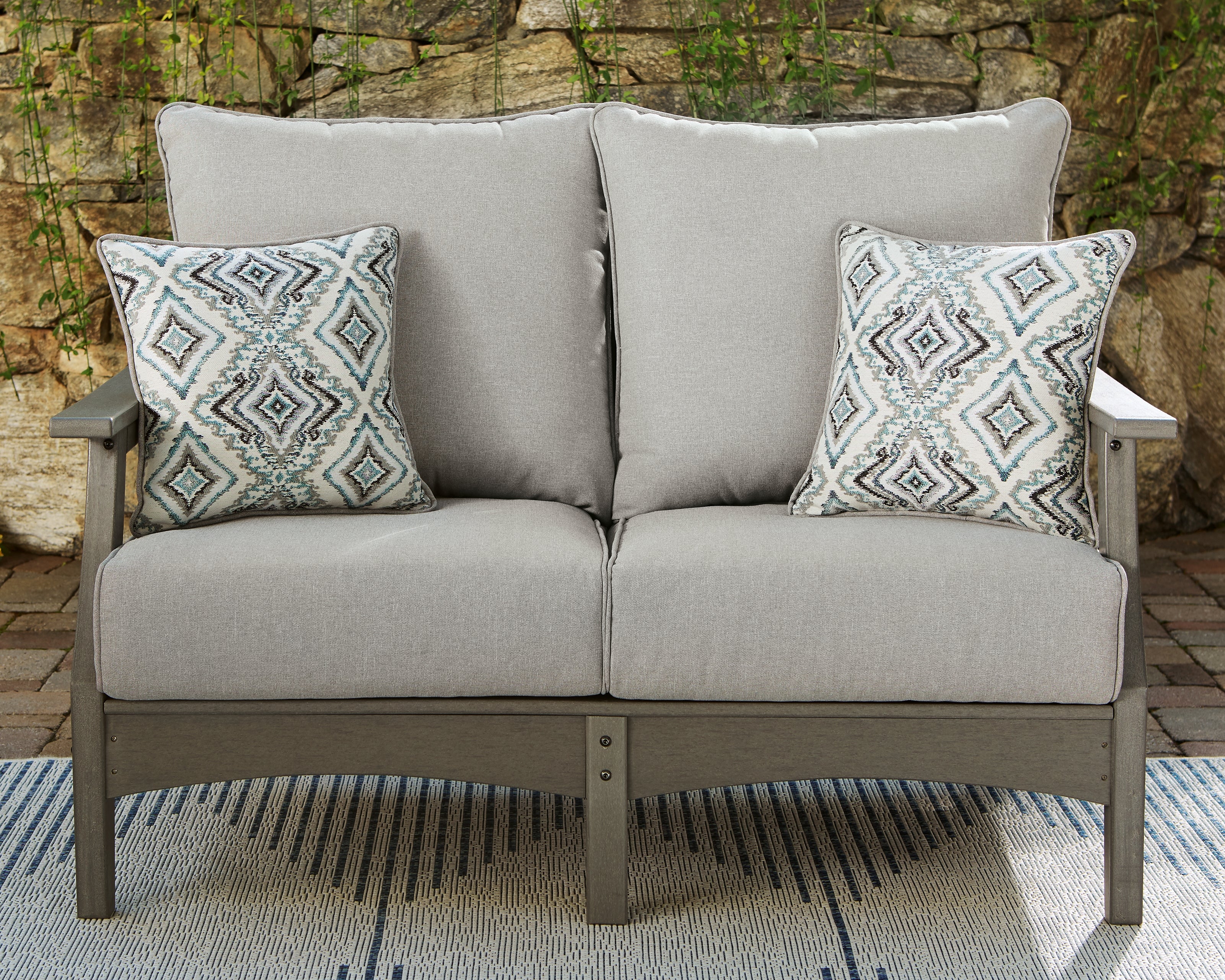 Furniture City Laplace - Ashley Furniture - Visola Outdoor - Loveseat w/Cushion / Gray - P802-835