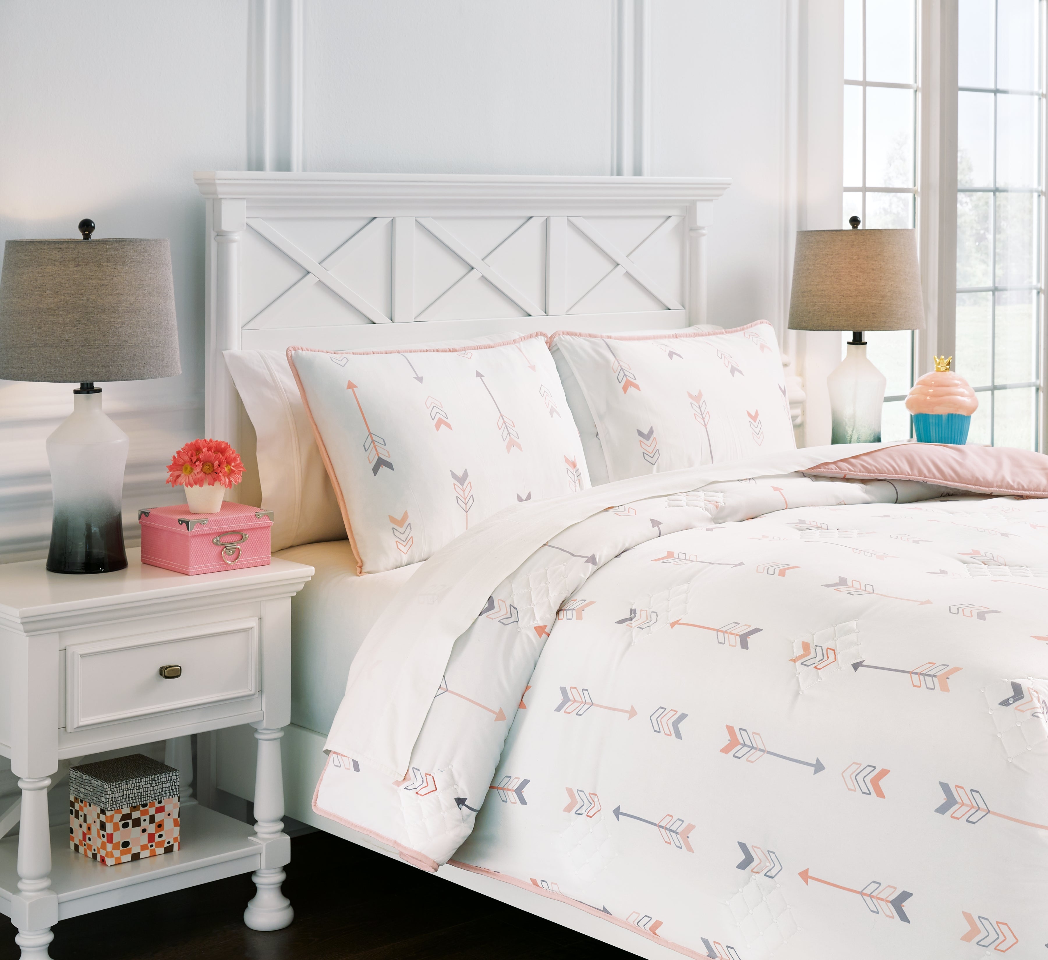 Furniture City Laplace - Ashley Furniture - Lexann Full Comforter Set - Full Comforter Set / Pink/White/Gray - Q901003F