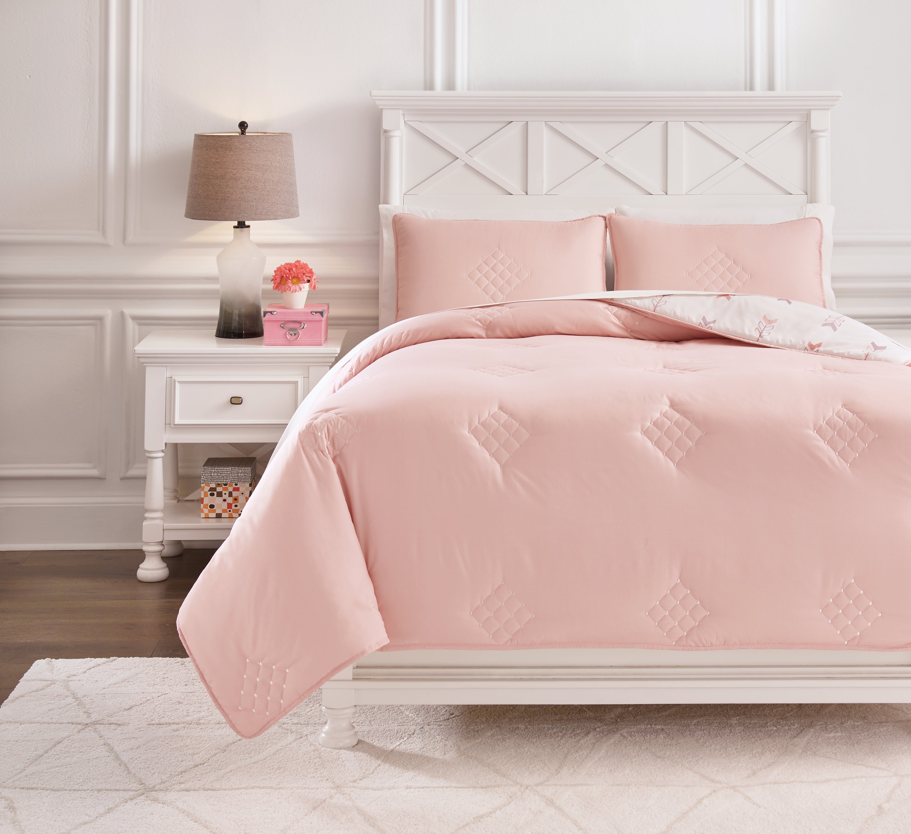 Furniture City Laplace - Ashley Furniture - Lexann Full Comforter Set - Full Comforter Set / Pink/White/Gray - Q901003F