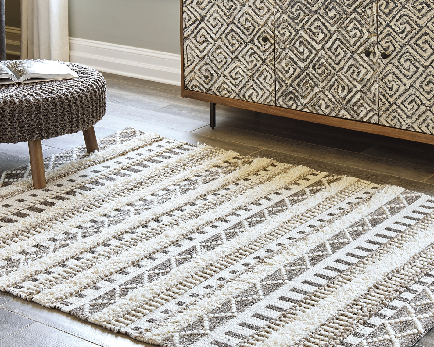 Furniture City Laplace - Ashley Furniture - Karalee Rug - 8' x 10' Rug / Ivory/Brown - R404441