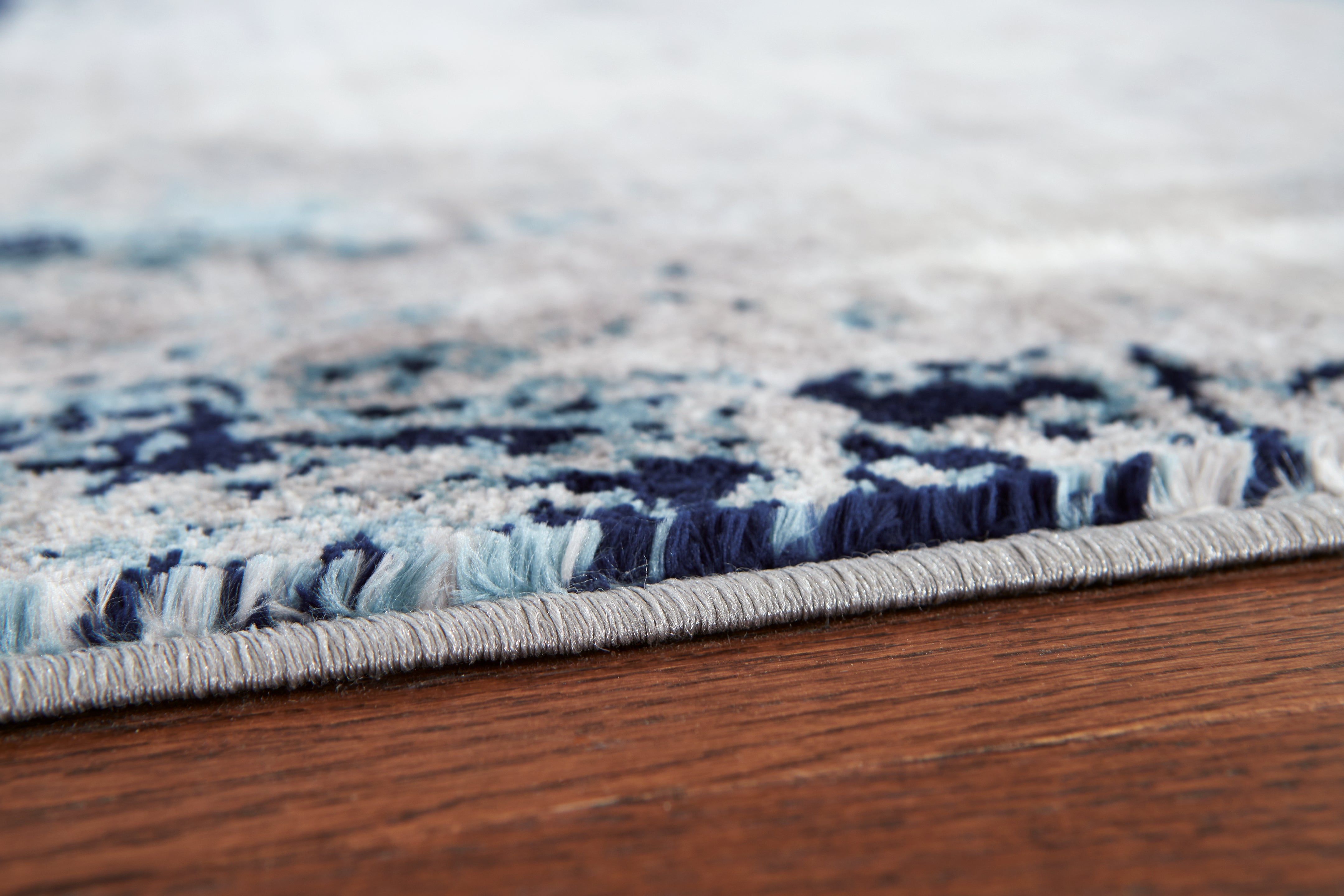 Furniture City Laplace - Ashley Furniture - Leonelle Rug - 5'3" x 7'3" Rug / Cream/Blue/Gray - R404872