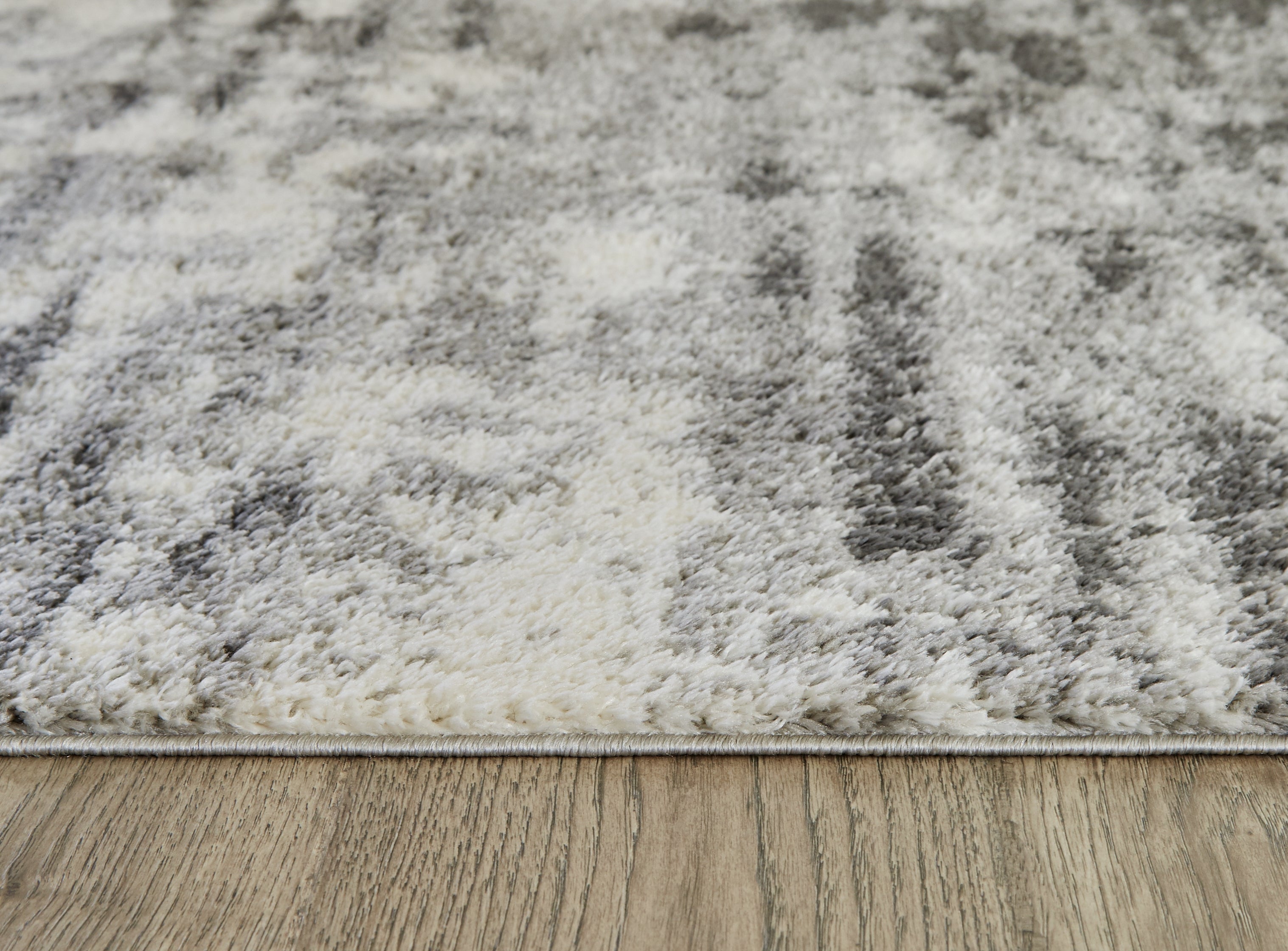 Furniture City Laplace - Ashley Furniture - Gerdie Rug - 7'10" x 10' Rug / Cream/Gray - R404991