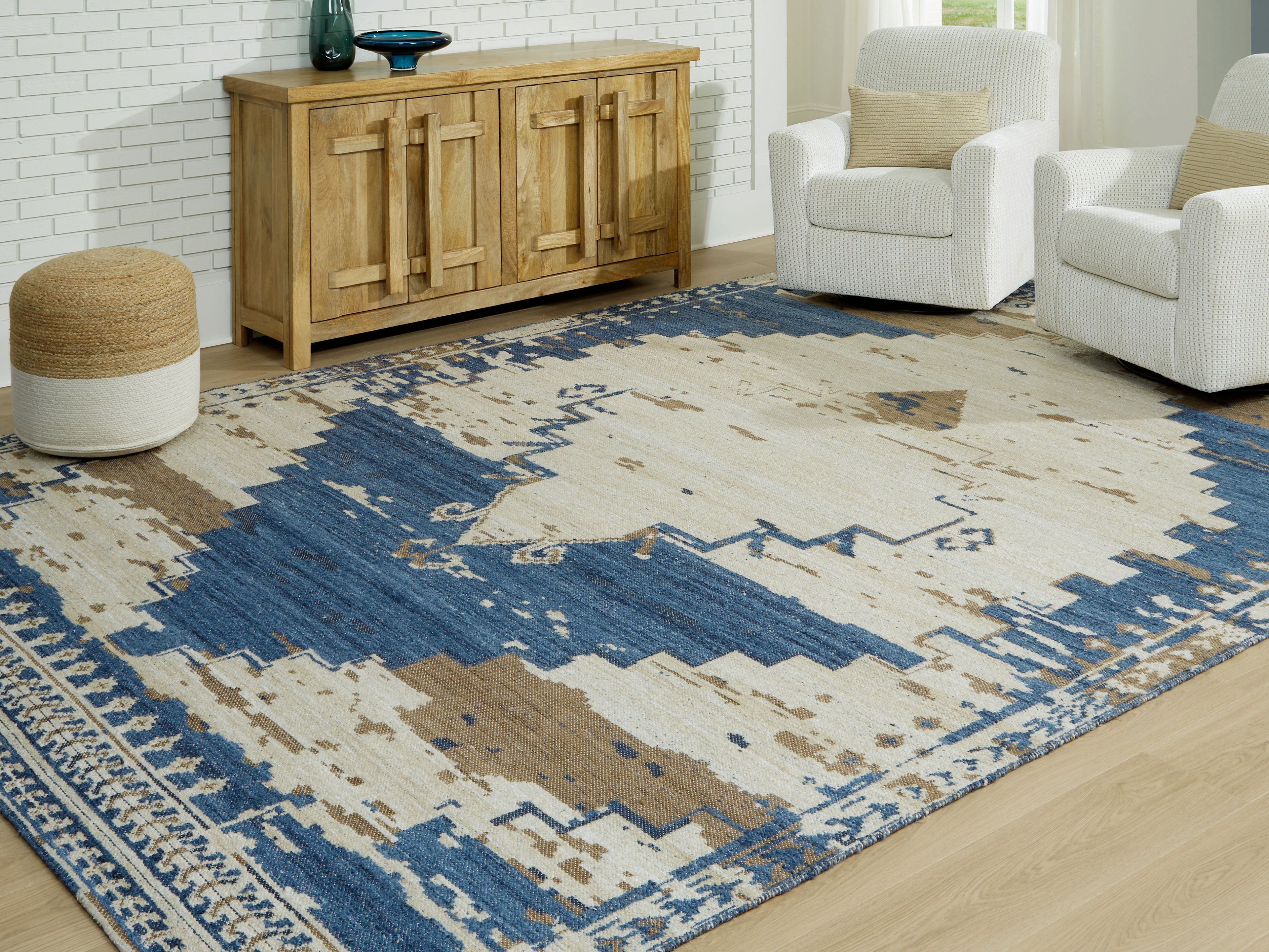 Furniture City Laplace - Ashley Furniture - Varnler Rug - 10' x 14' Rug - R407130