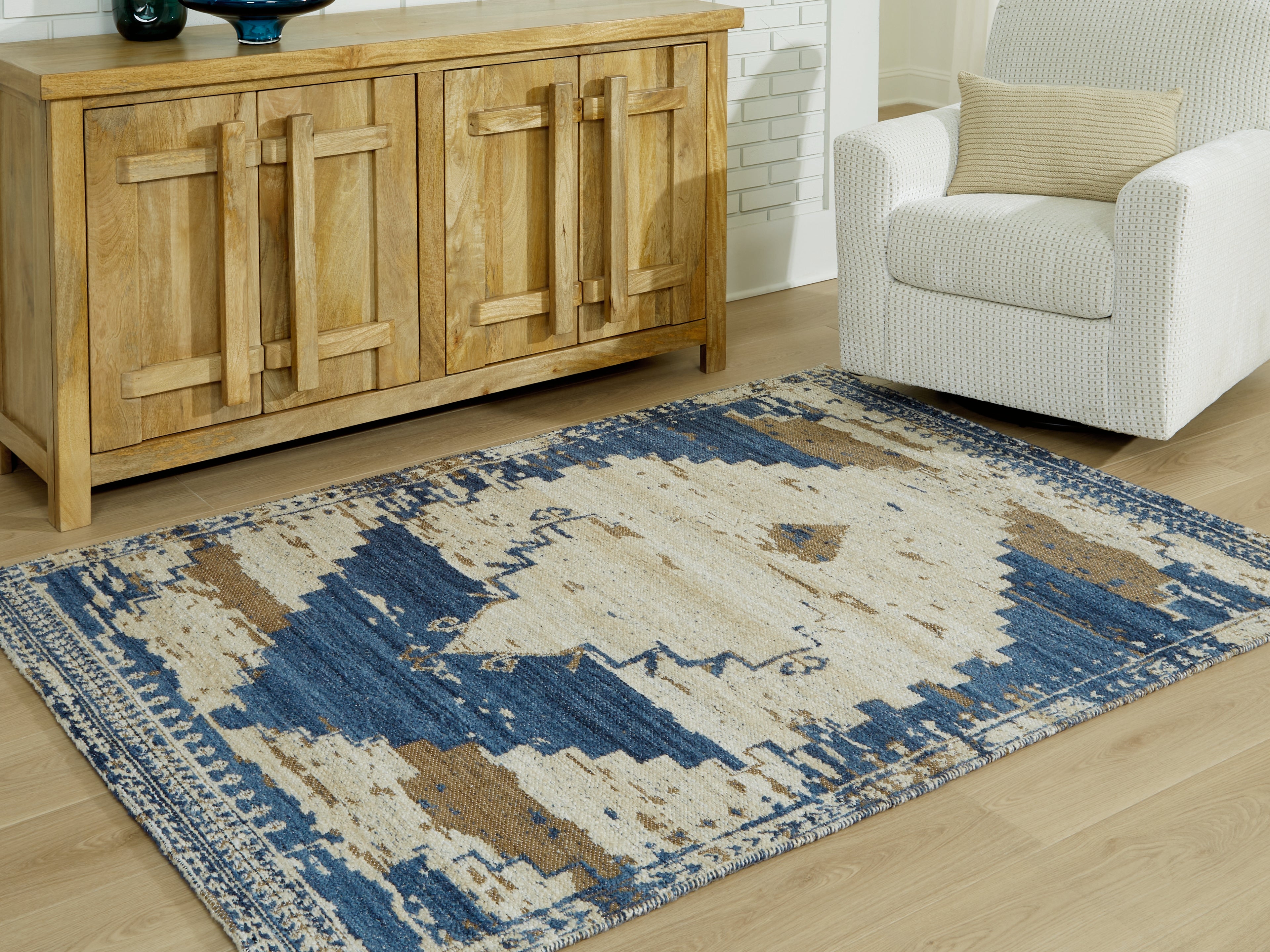 Furniture City Laplace - Ashley Furniture - Varnler Rug - 5' x 7' Rug - R407132