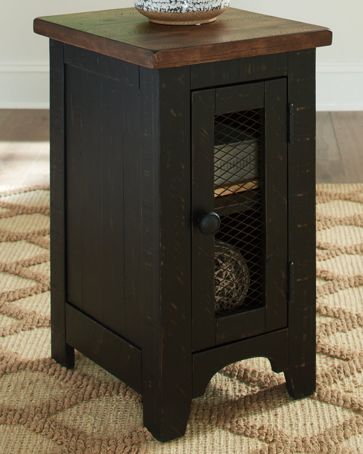 Furniture City Laplace - Ashley Furniture - Valebeck Chairside End Table - Chair Side End Table / Black/Brown - T468-7