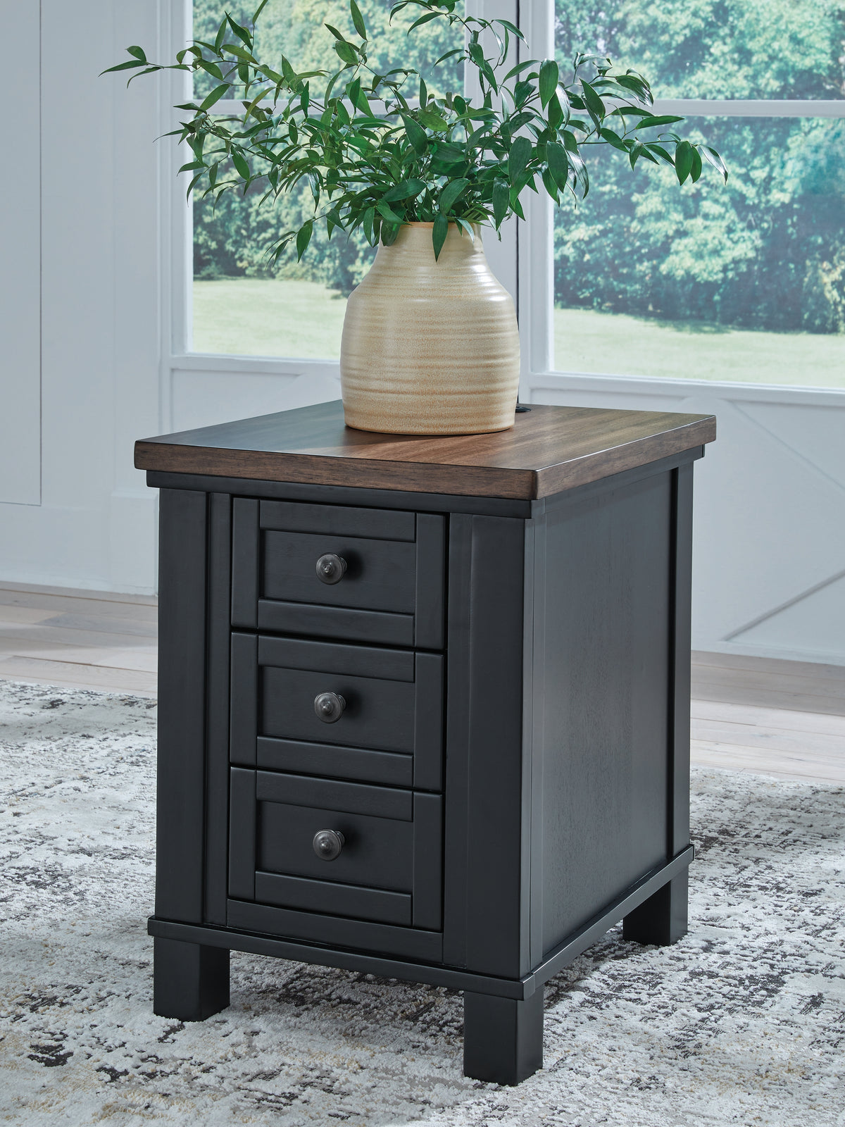 Furniture City Laplace - Ashley Furniture - Wildenauer Chairside End Table - Chair Side End Table - T664-7