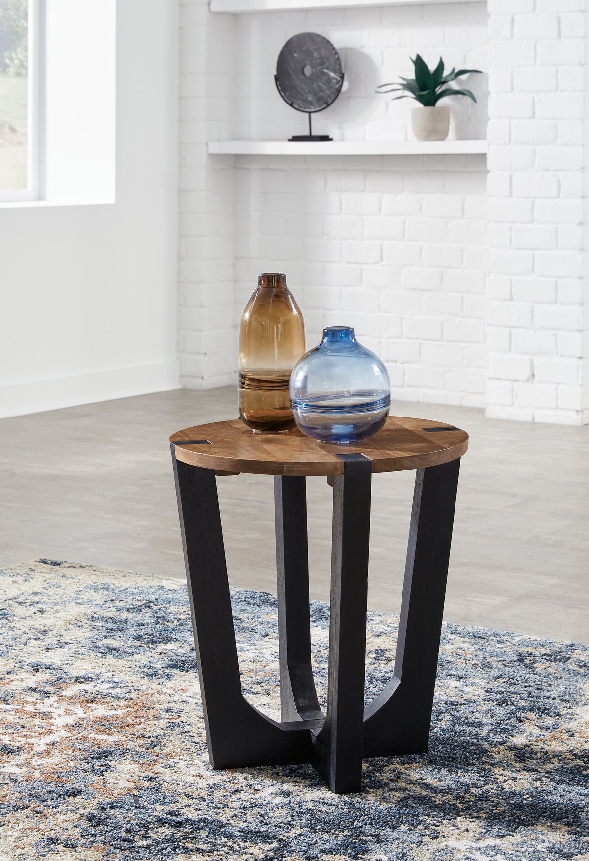 Furniture City Laplace - Ashley Furniture - Hanneforth End Table - Round End Table - T726-6