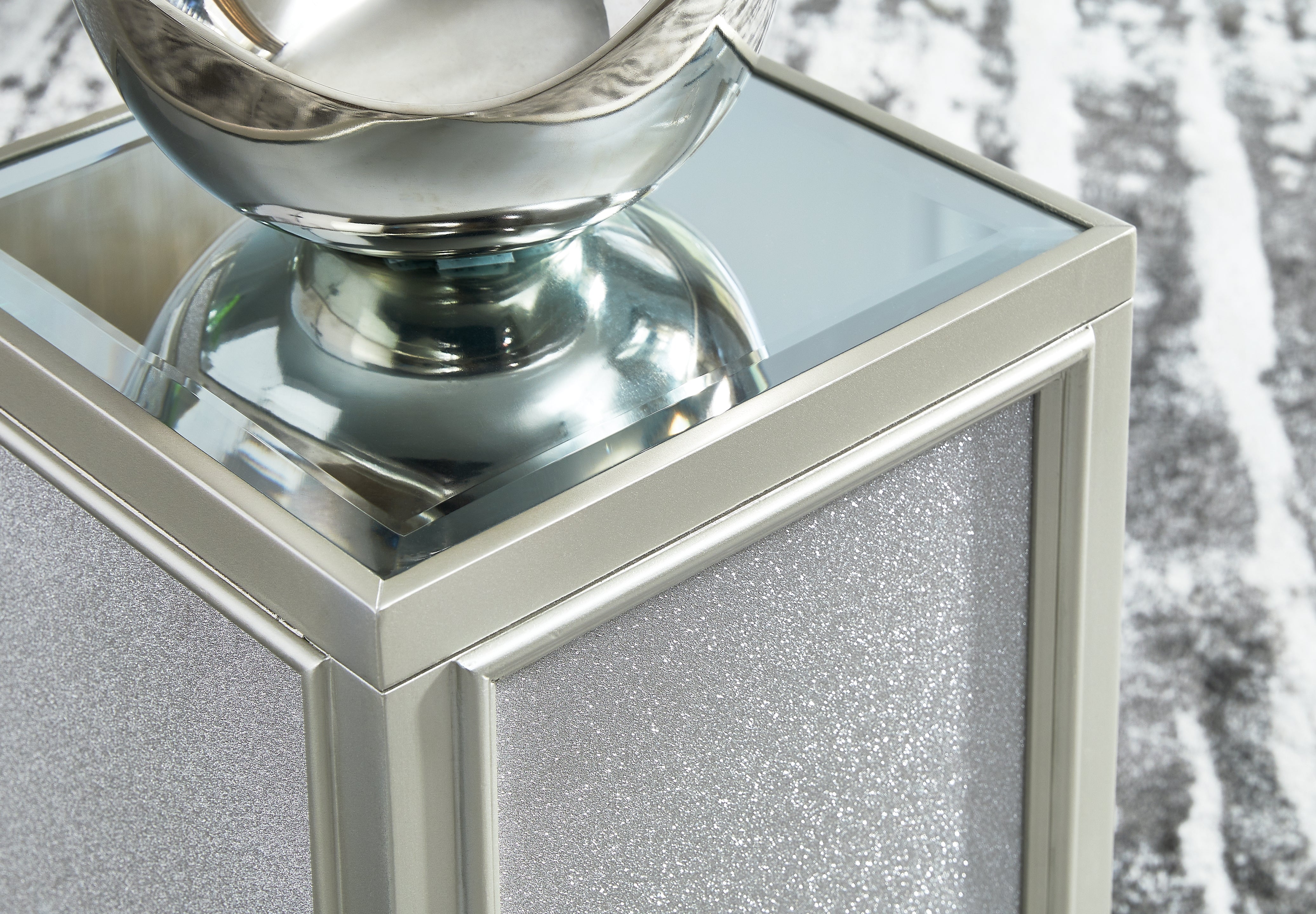 Furniture City Laplace - Ashley Furniture - Traleena Nesting End Table (Set of 2) - Nesting End Tables (Set of 2) / Silver Finish - T957-16