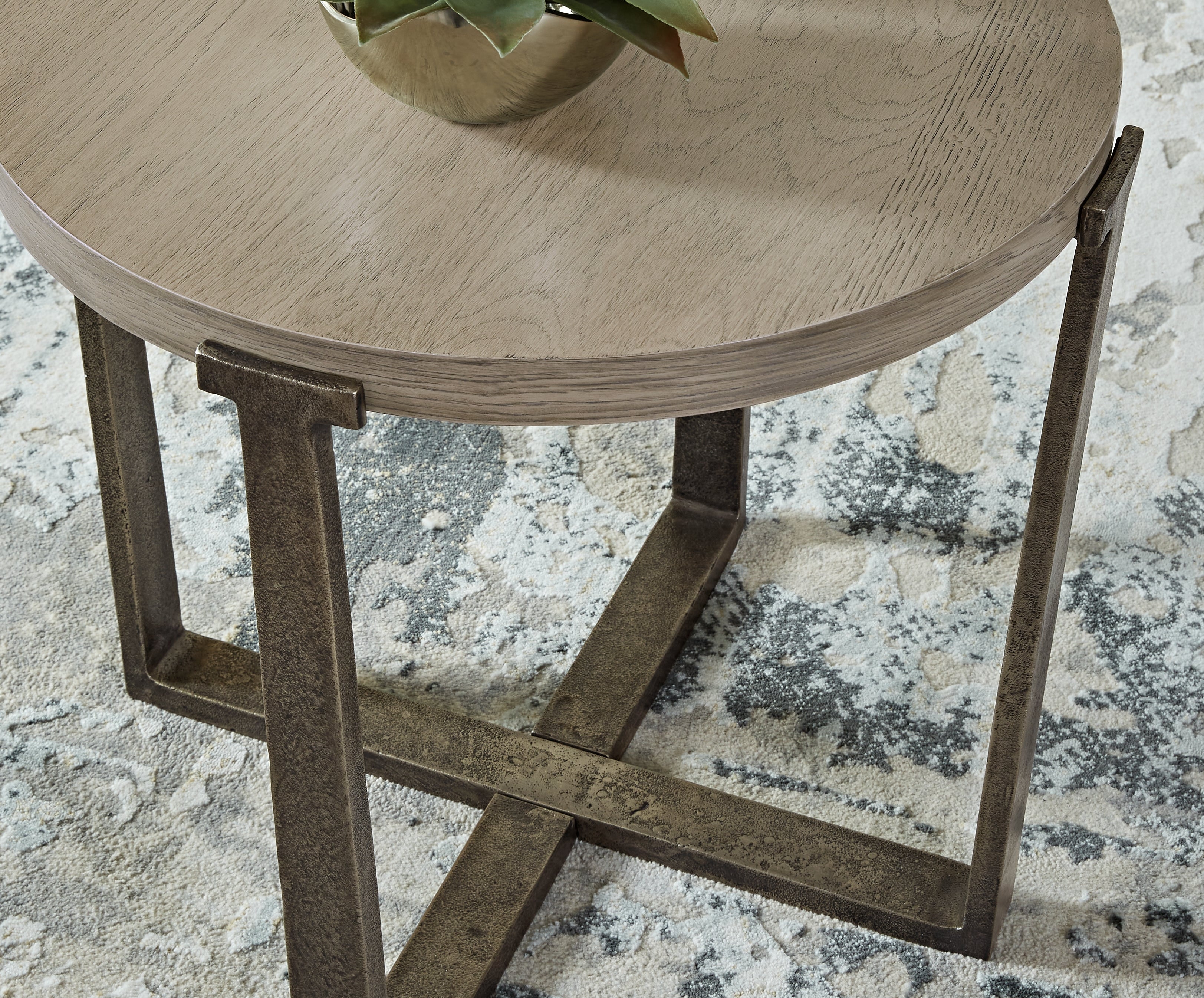 Furniture City Laplace - Ashley Furniture - Dalenville End Table - Round End Table / Gray - T965-6