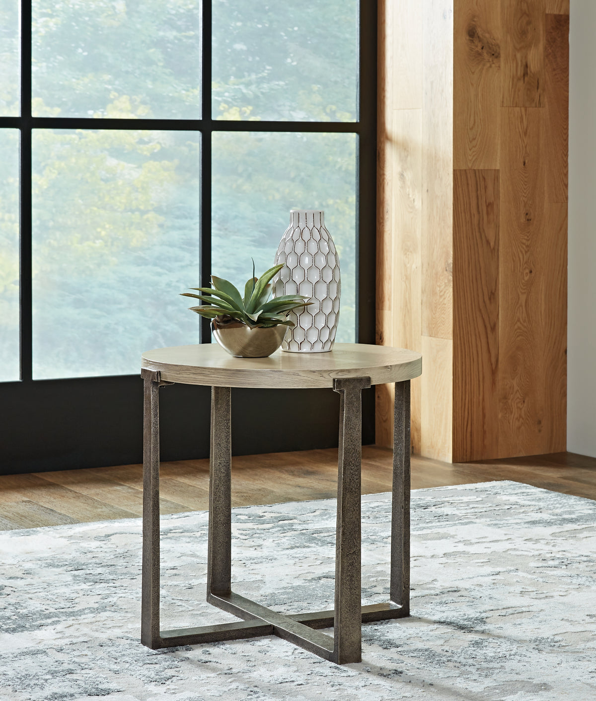 Furniture City Laplace - Ashley Furniture - Dalenville End Table - Round End Table / Gray - T965-6