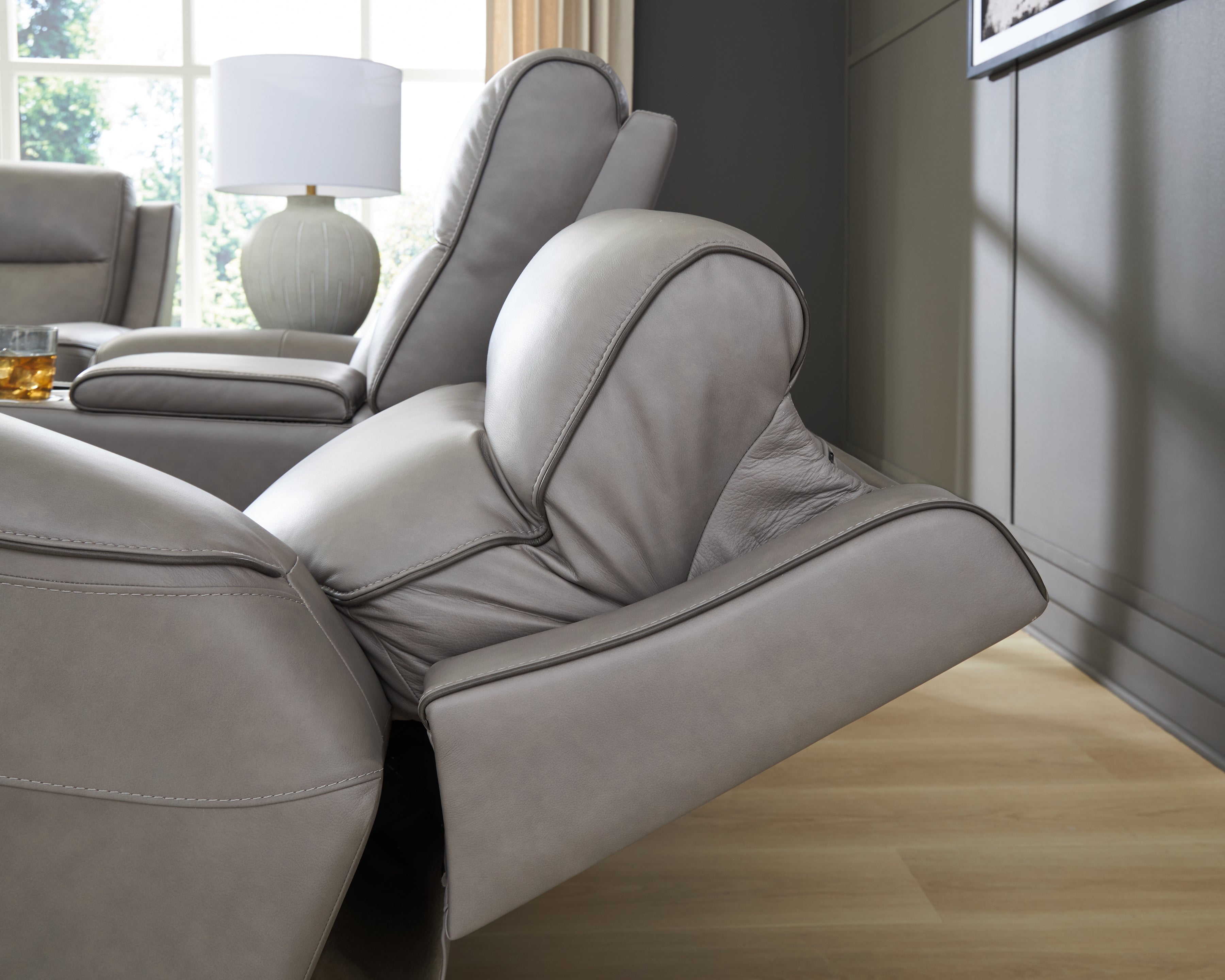 5Z-ComfortLiving Room